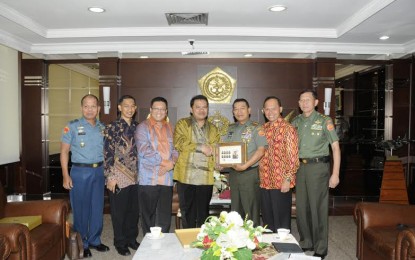 Panglima TNI Terima Dirut PT. Pos