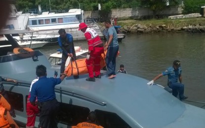 Tim SAR LANAL Banten Evakuasi Mayat di Perairan Selat Sunda