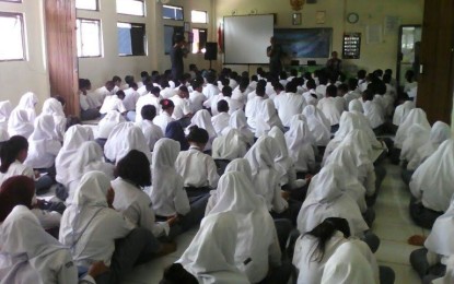 Danramil 02/Pondok Gede Beri Wasbang kepada 270 Pelajar SMKN 4 Bekasi