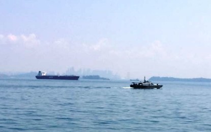 Koarmabar Operasi SAR Tabrakan Kapal Tanker dengan Kapal Keruk di Selat Singapura