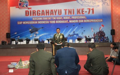 Presiden Jokowi: TNI Harus Terus Diperkuat