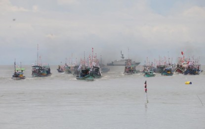TNI AL Meriahkan Acara Puncak Sail Selat Karimata 2016