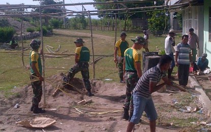 Prajurit Kostrad Bersama Rakyat Membangun Desa di Perbatasan